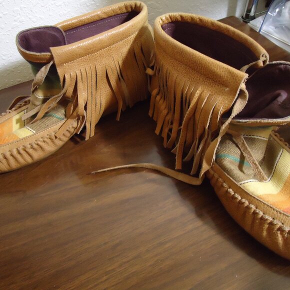 Gorgeous Sz 6 L & B Fringed Moccasins Slip On leather Aztec Boots Shoes - Picture 2 of 13